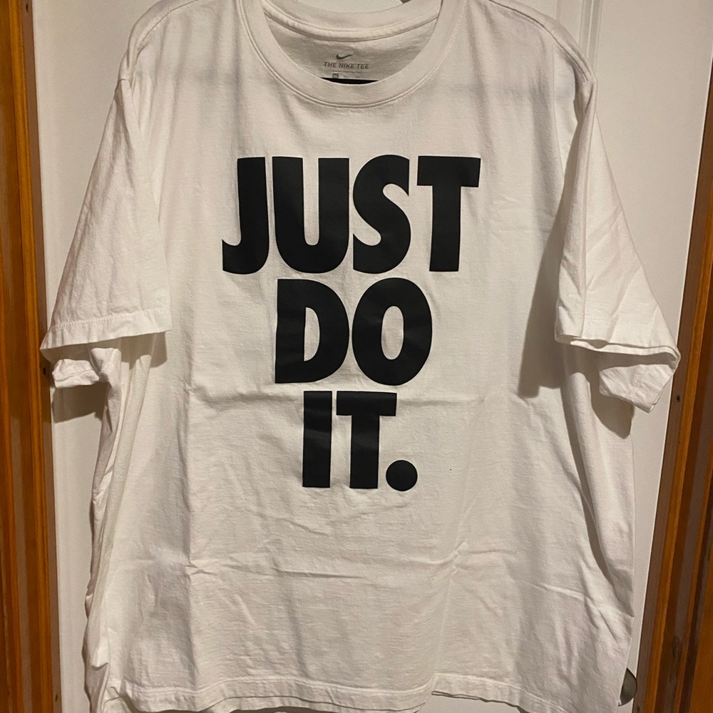 Men’s Nike Shirt